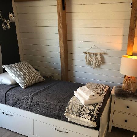 Maison Solange-Red Barn Farmhouse Style- Moonridge Биг-Бэар-Сити Экстерьер фото